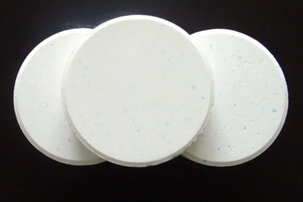 Multifunctional Cleaning Tablet Trichloroisocyanuric Acid TCCA Is Used For Disinfection Of Swimming Pool Water Treatment